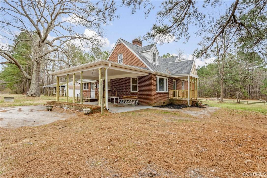 6943 Flat Rock RD, Warfield, VA 23889