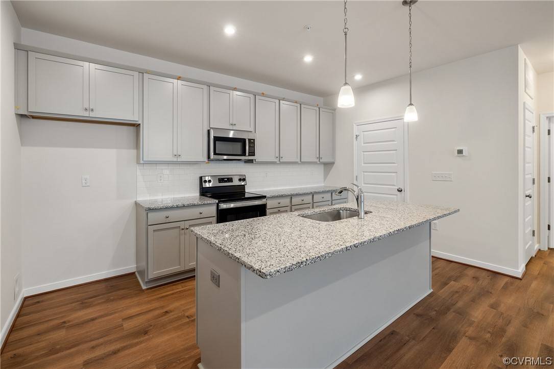 4004 Holister TRCE, Midlothian, VA 23112