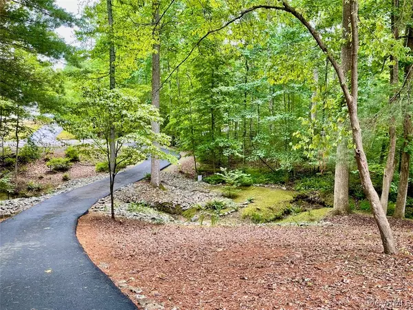Midlothian, VA 23113,986 Manakin RD