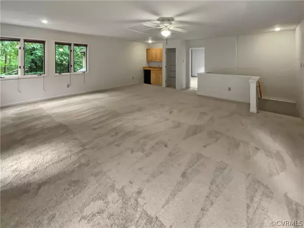 Henrico, VA 23233,10006 Stonemill RD