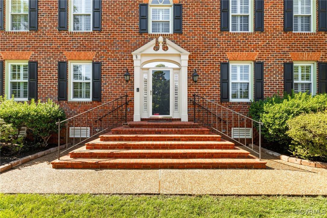 Henrico, VA 23238,9925 Colony Bluff DR