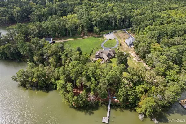Mathews, VA 23109,553 Waterfront LN