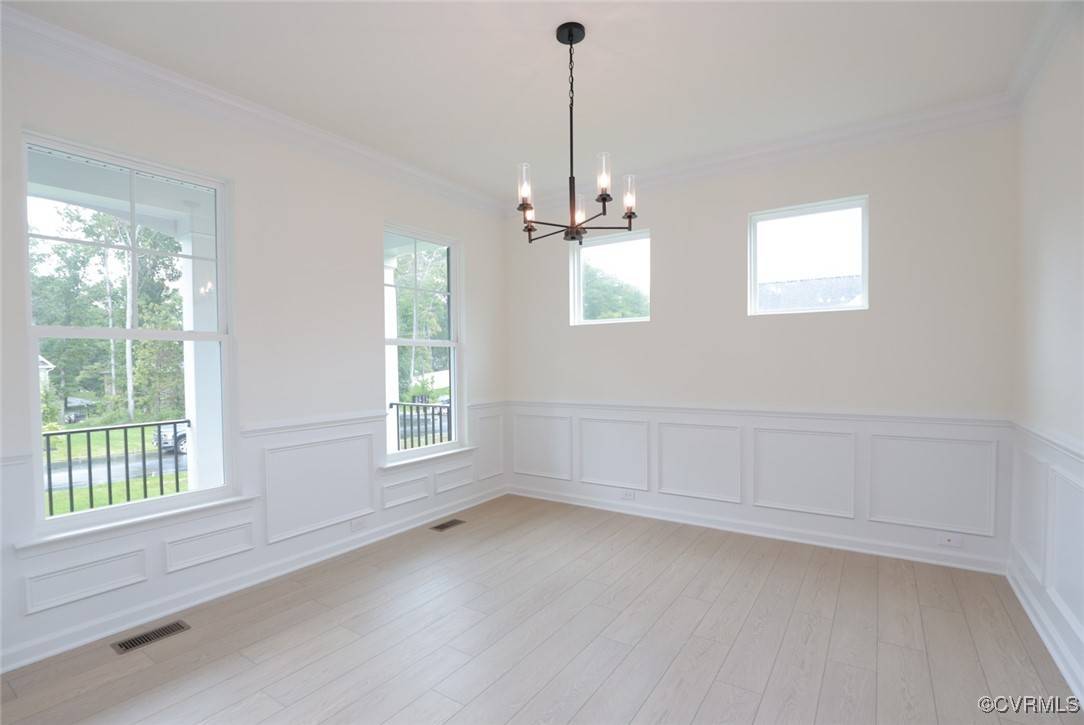Chester, VA 23831,3907 Belspring RD