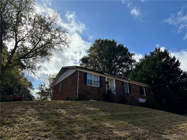 447 Greenwich CIR, Danville, VA 24540