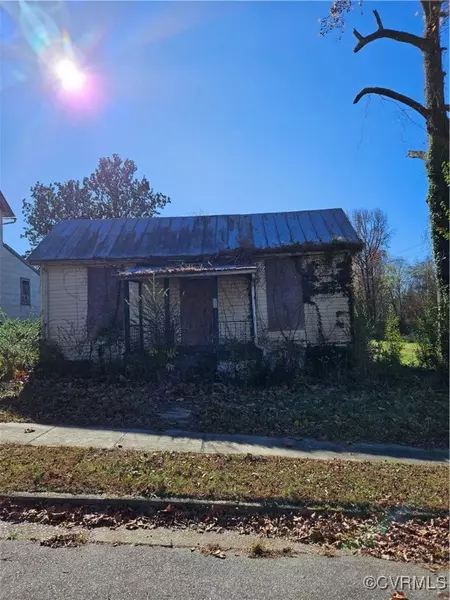 618 W 3rd AVE, Lawrenceville, VA 23868