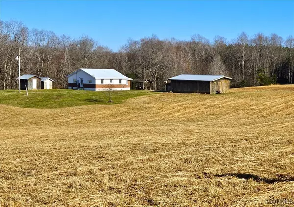 12811 HORSESHOE LOOP, Amelia Courthouse, VA 23002