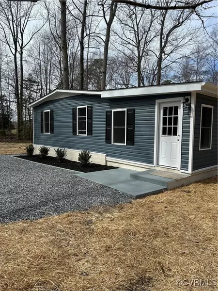 141 Printer LN, Essex, VA 22560