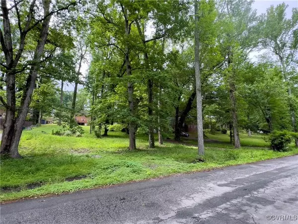 North Chesterfield, VA 23235,8031 Lake Shore DR