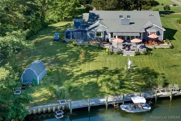 422 Tranquility LN, Deltaville, VA 23043