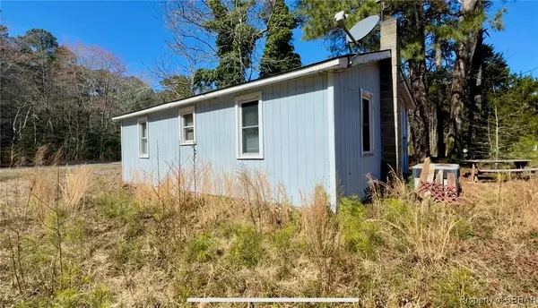 22 Lovers LN, Lancaster, VA 22503