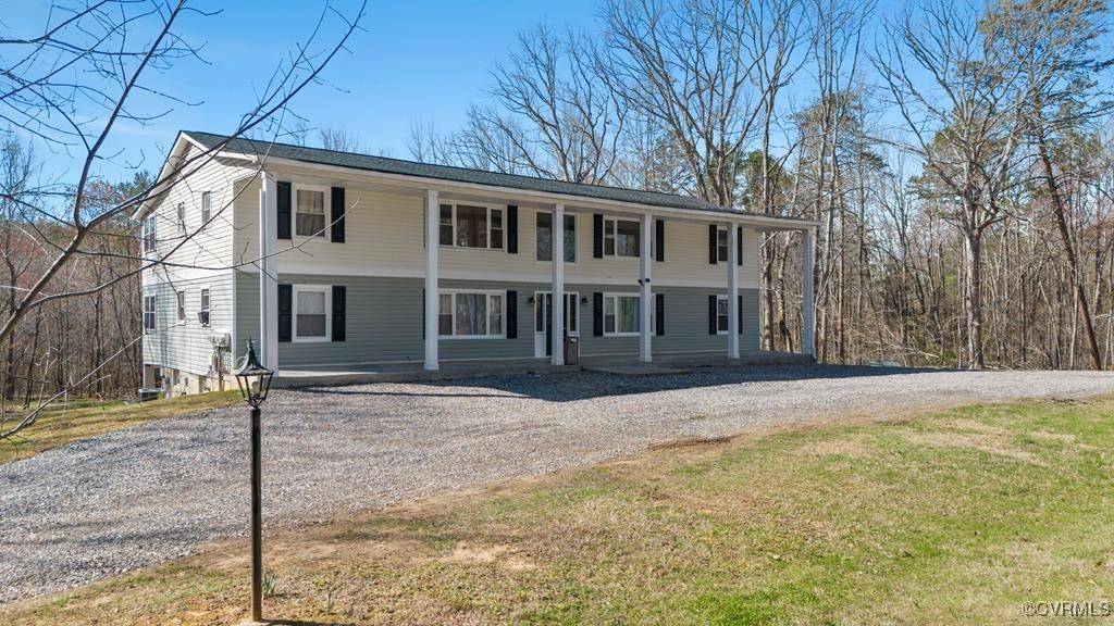 90 Hatton LN, Meherrin, VA 23954