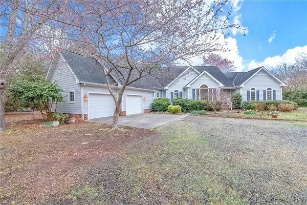 380 Pecan LN, Cardinal, VA 23025