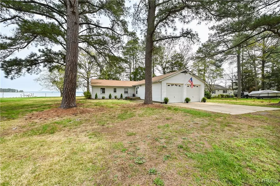 2031 Remlik DR, Urbanna, VA 23175