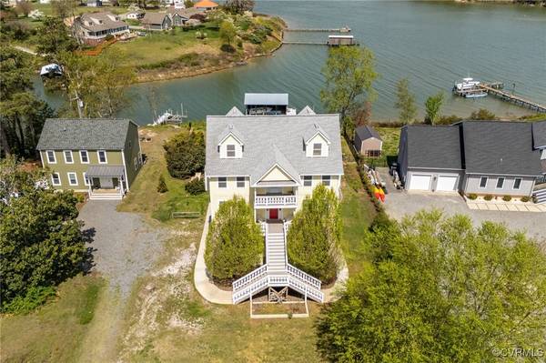 1667 Locust Grove RD, Topping, VA 23169