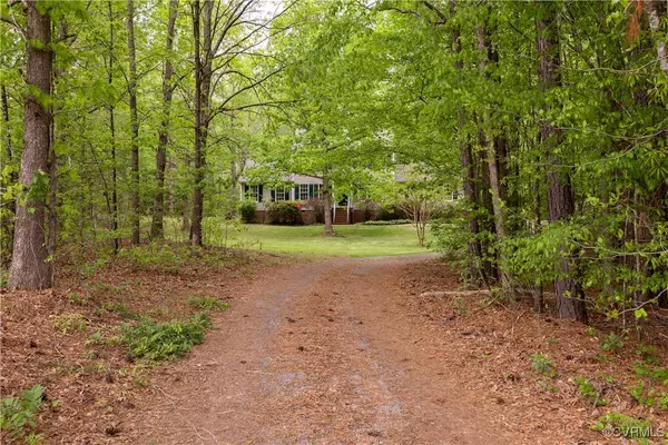 Dinwiddie, VA 23833,4116 Trinity Forest DR