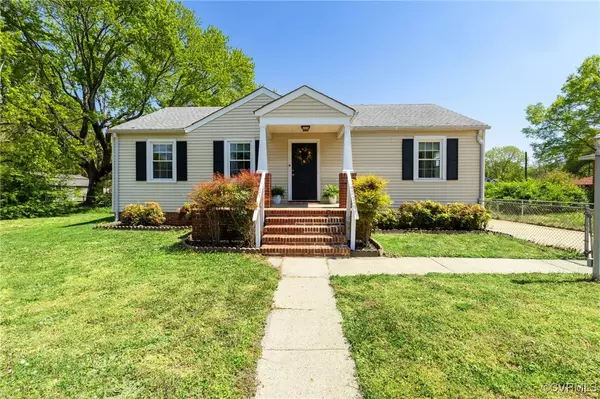 647 Effingham DR, Richmond, VA 23224