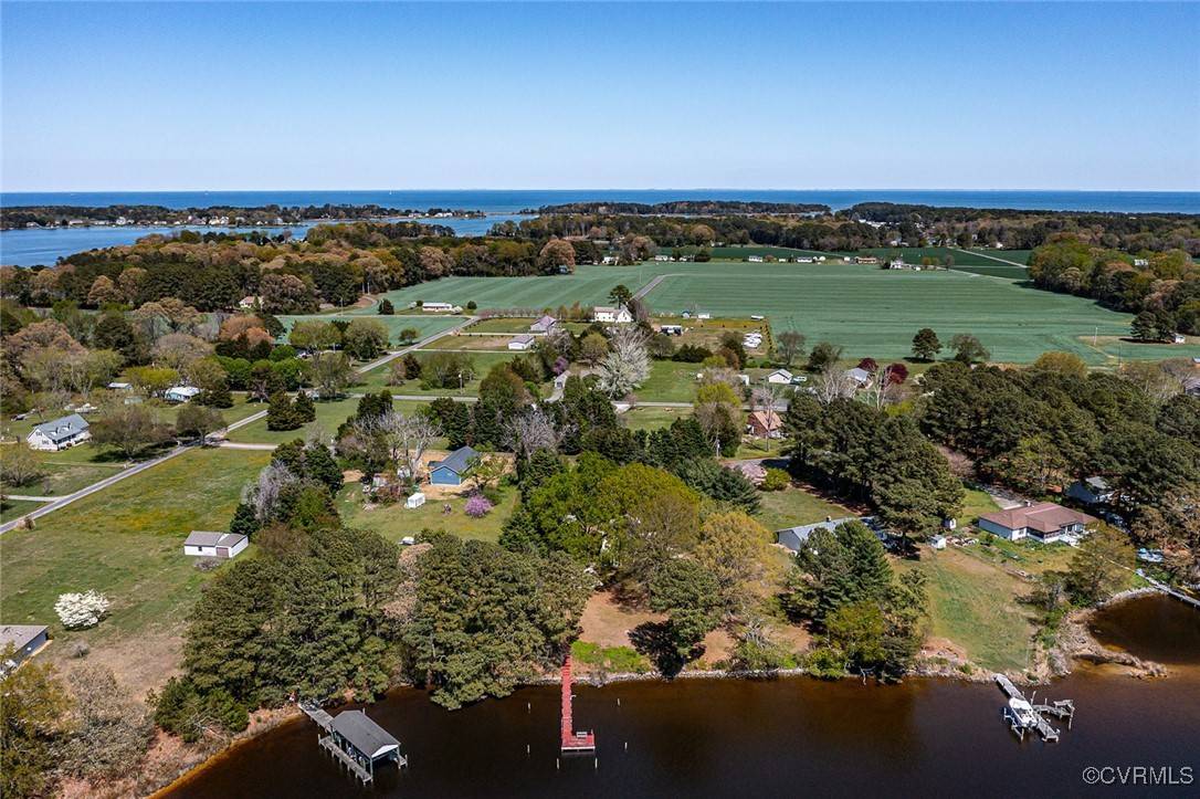 Reedville, VA 22539,655 Sweet Hall DR