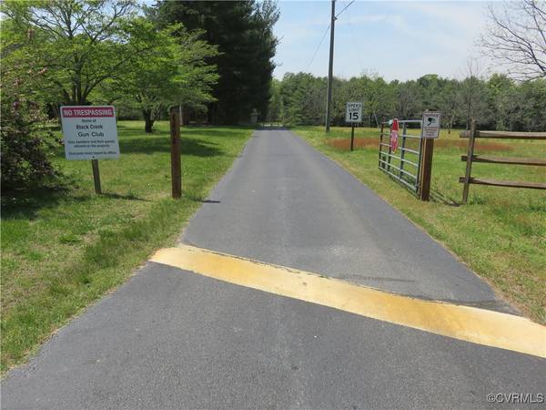 4292 Range RD, Mechanicsville, VA 23111
