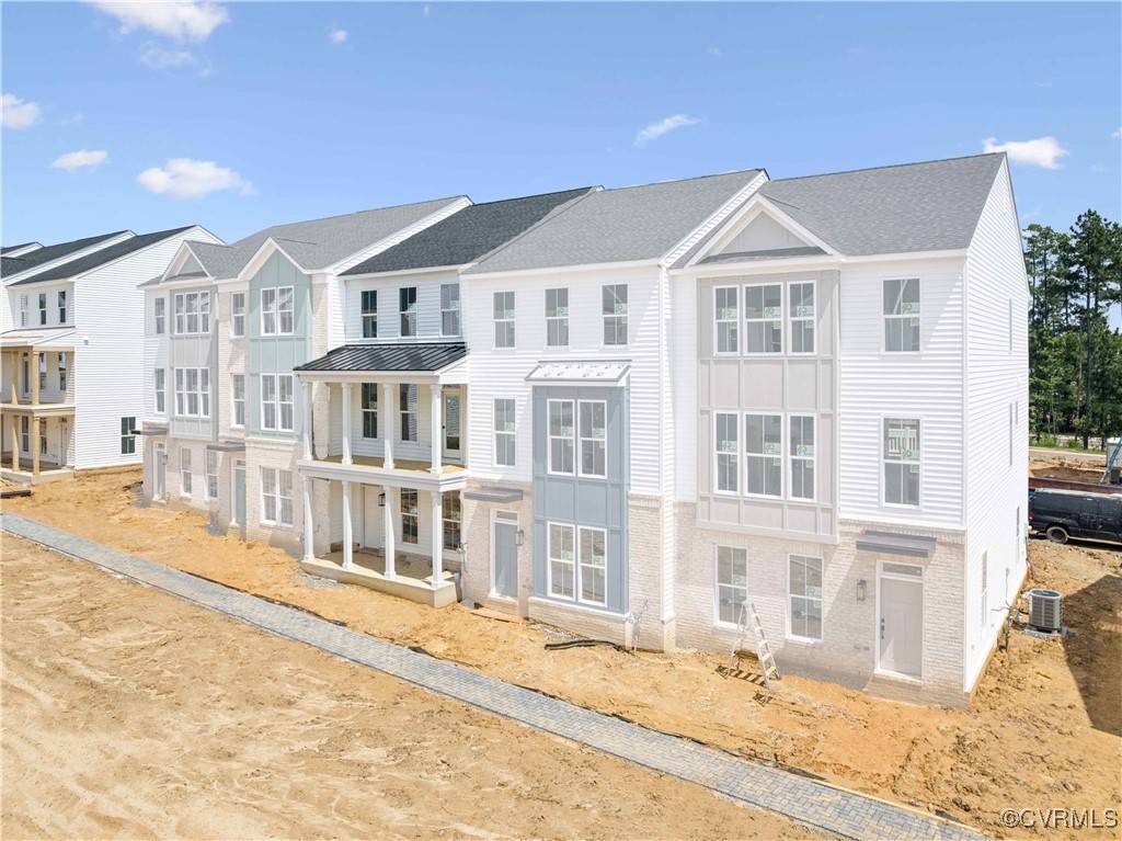 15351 Sunray ALY, Midlothian, VA 23112