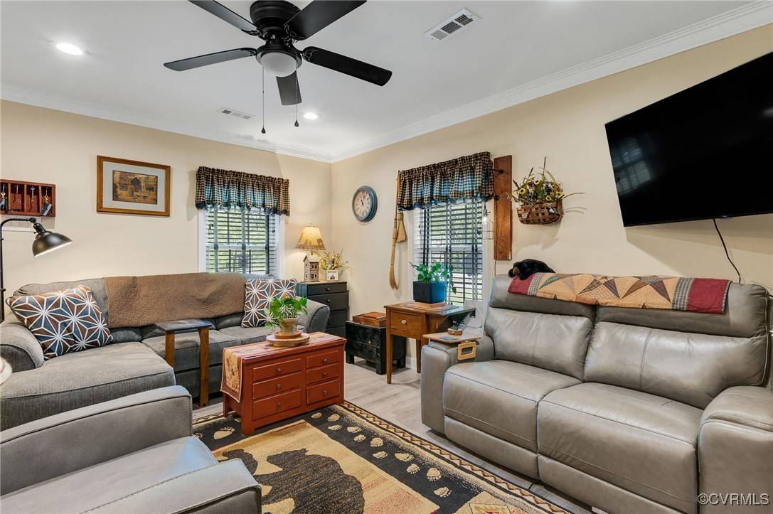 Jarratt, VA 23867,9239 Carver AVE