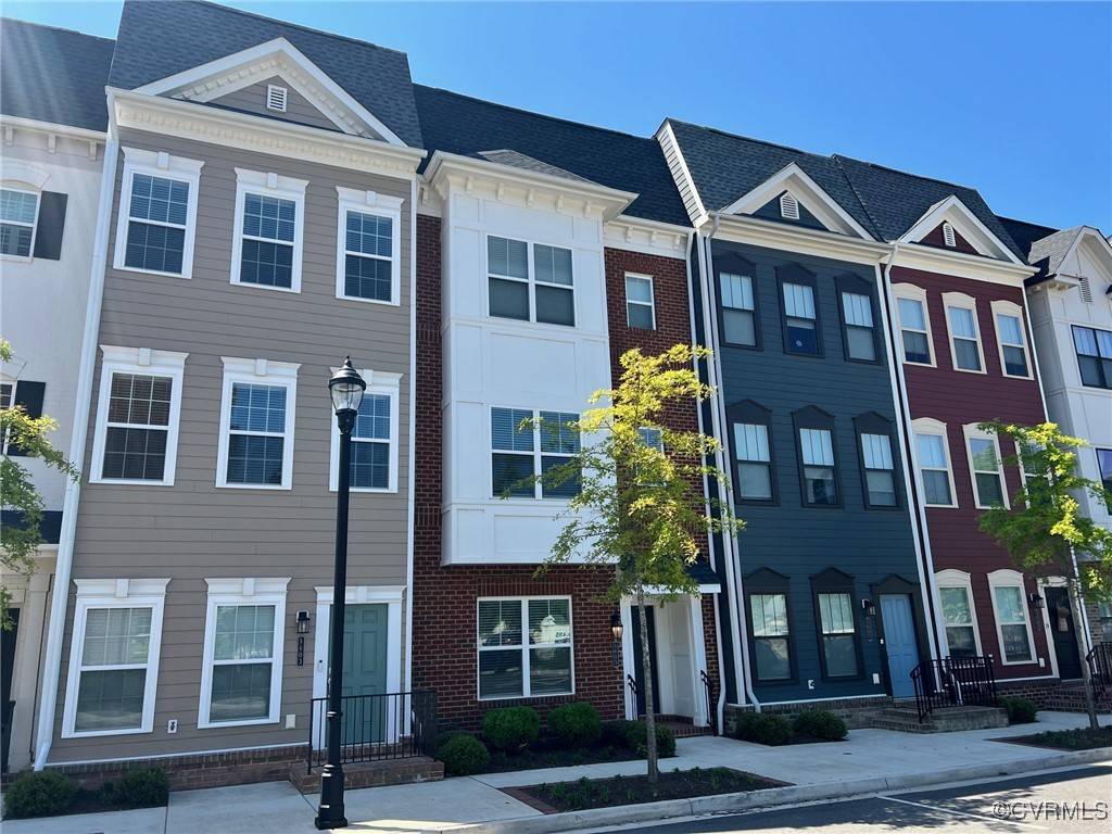 Henrico, VA 23230,5605 Coopers Walk LN