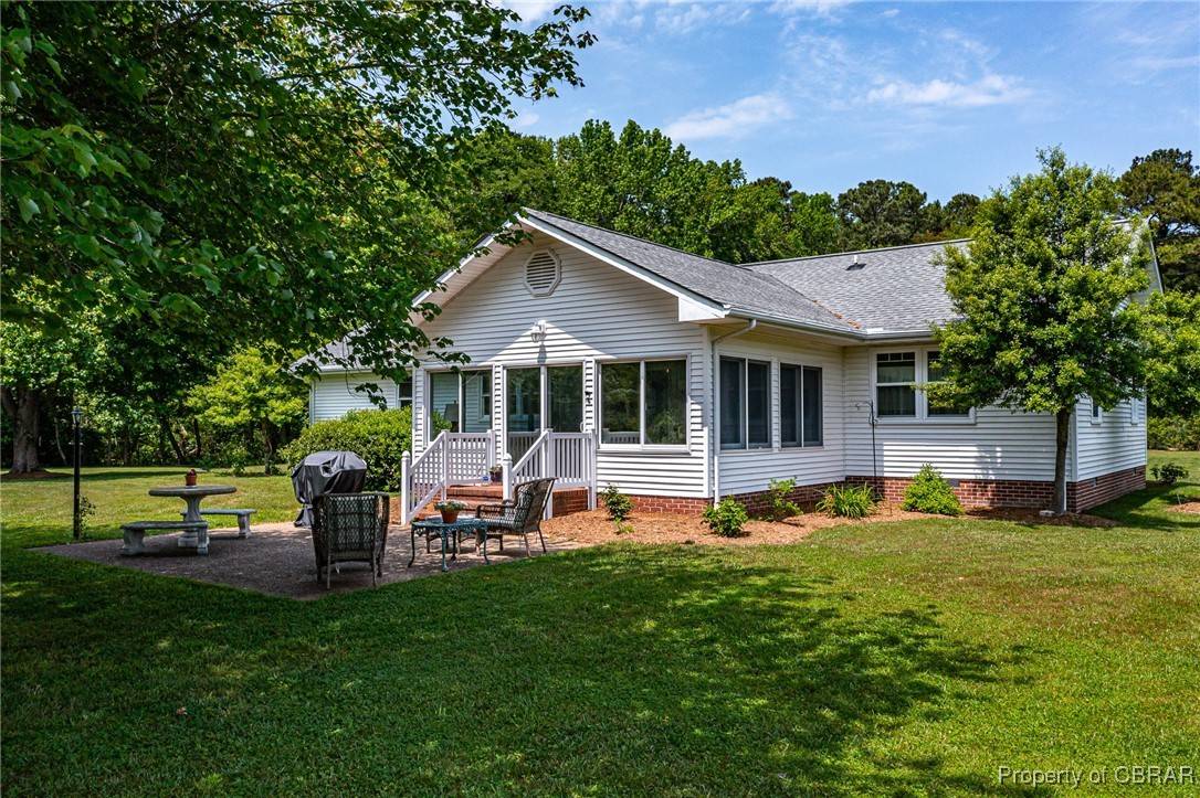 61 Comanchee Lane, Kilmarnock, VA 22482