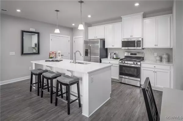 Moseley, VA 23120,15801 Hallowell RDG #101