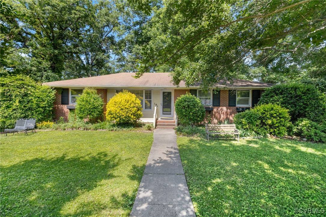 101 Homestead DR, Colonial Heights, VA 23834