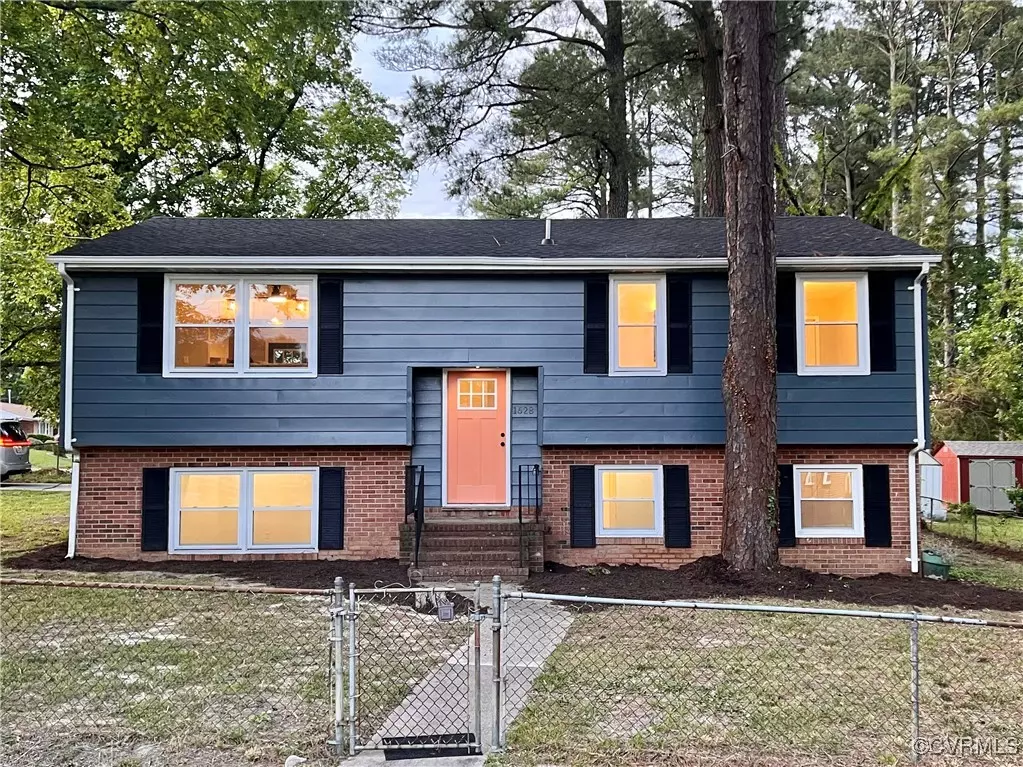 Petersburg, VA 23803,1628 Circle DR