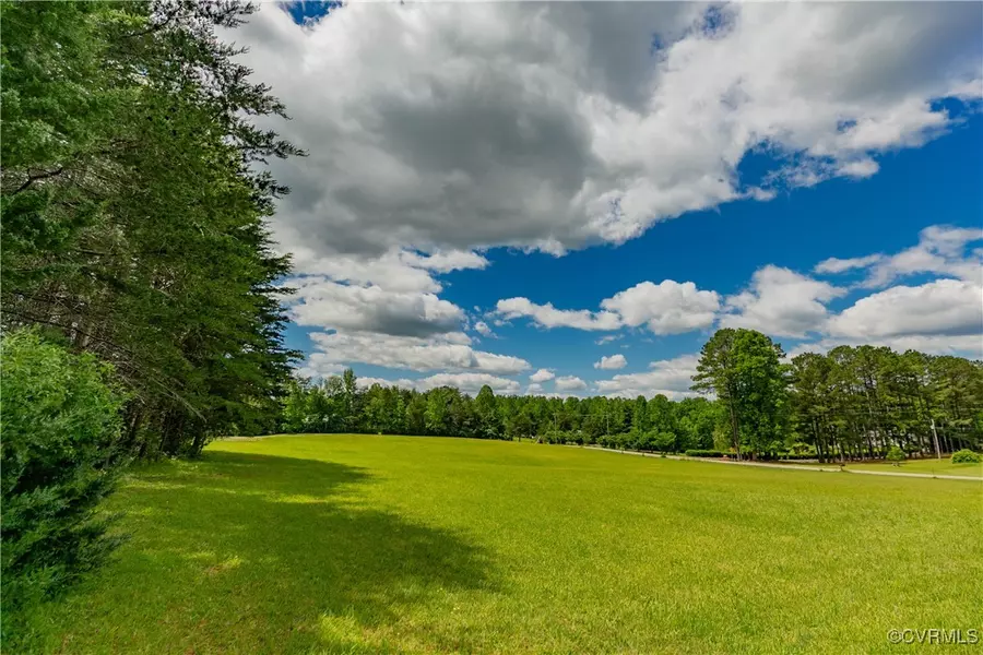 19083 Country RD, Beaverdam, VA 23015
