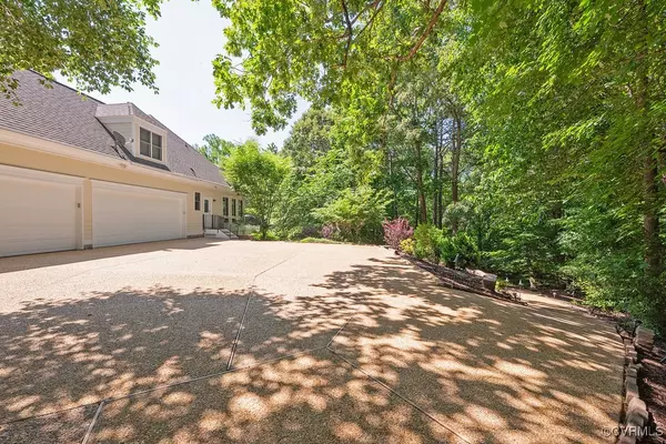 Toano, VA 23168,3316 Hillcrest TRL