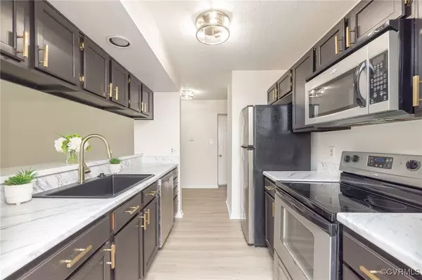Henrico, VA 23060,9389 Horse Castle CT #706