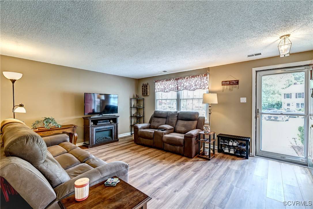Glen Allen, VA 23060,9453 Tracey Lynne CIR
