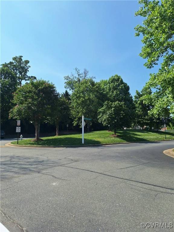 Henrico, VA 23223,413 Hollybrook Ridge LN