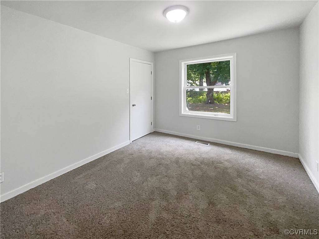 Richmond, VA 23225,943 Barlen DR