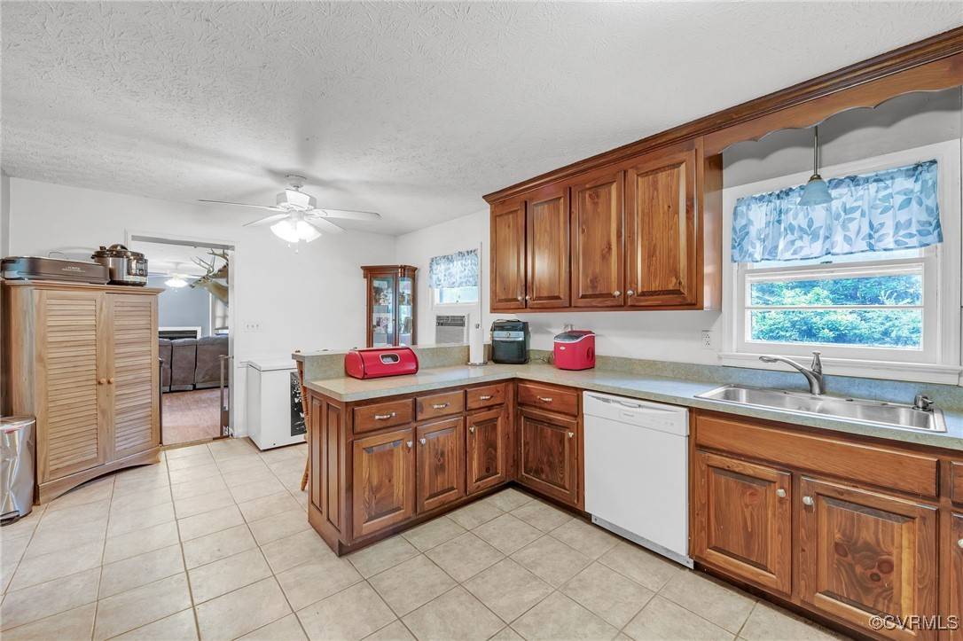 King & Queen, VA 23023,1305 Pea Ridge RD