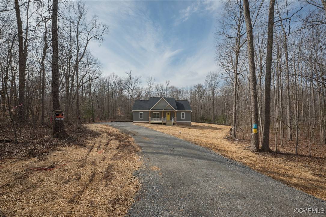 Louisa, VA 23093,275 Grooms LN