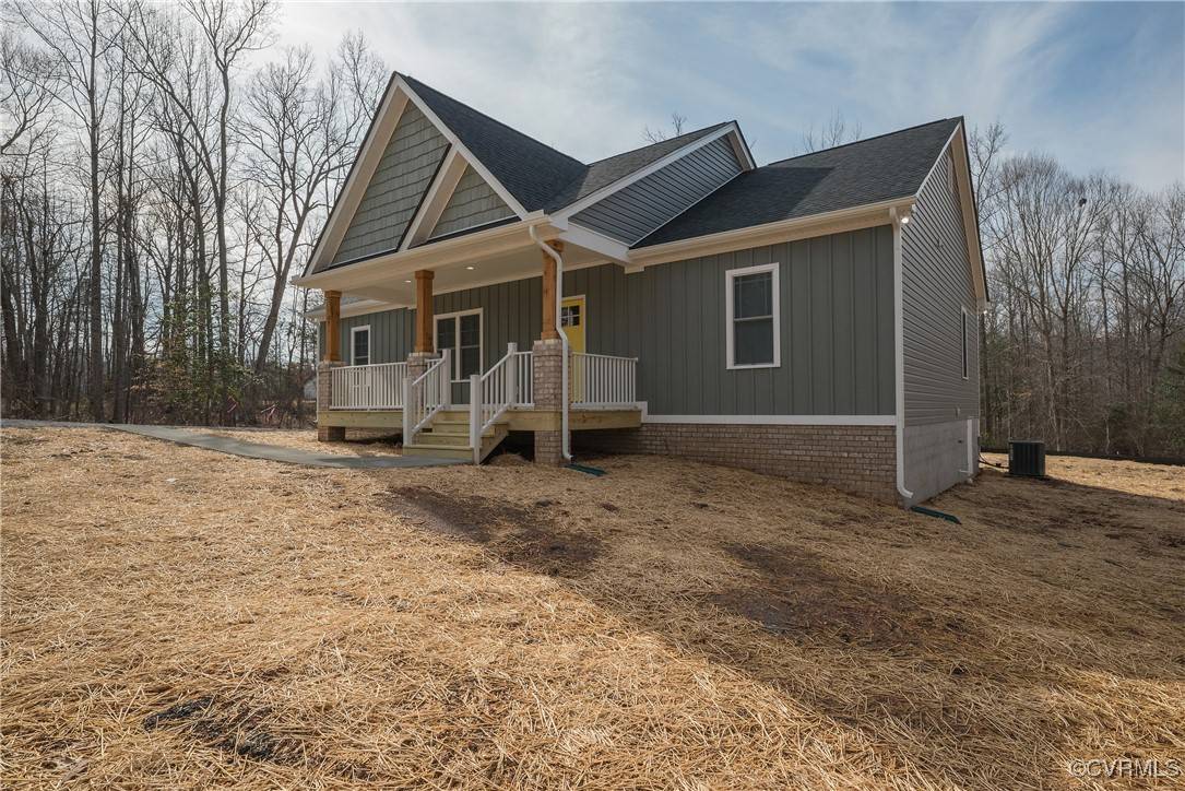 Louisa, VA 23093,275 Grooms LN