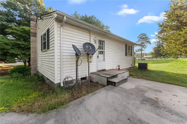 Walkerton, VA 23177,5994 Canterbury RD