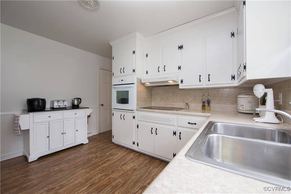 Colonial Heights, VA 23834,916 Forestview DR