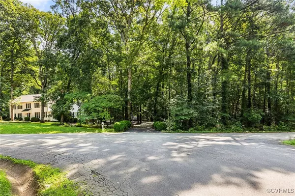 North Chesterfield, VA 23236,221 Farnham DR