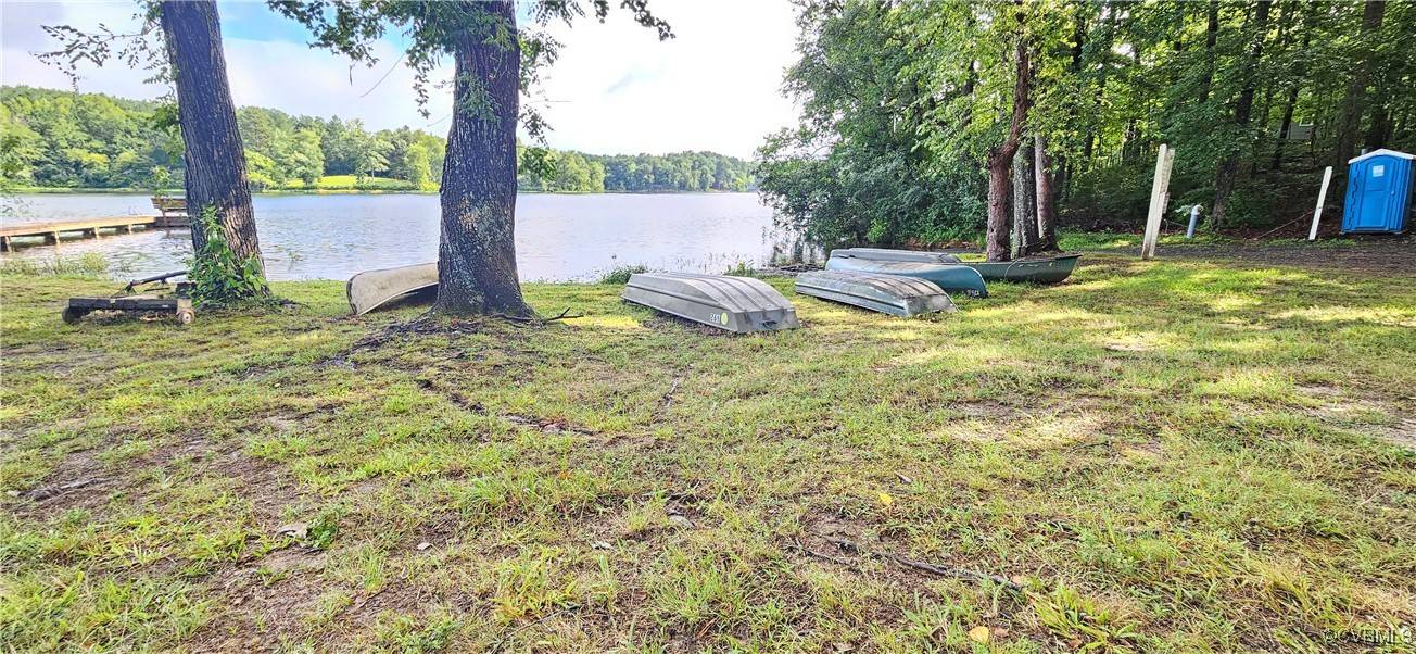 Columbia, VA 23038,32 Hillcrest DR