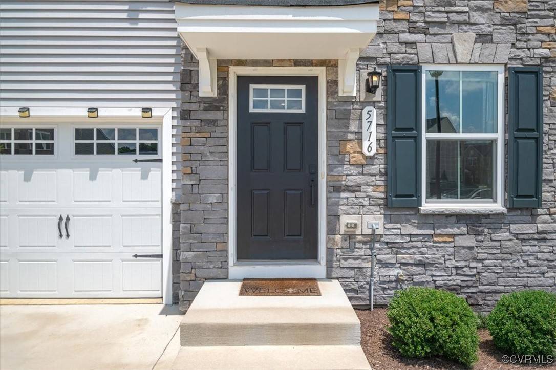 5716 Addison Gate DR, North Chesterfield, VA 23234