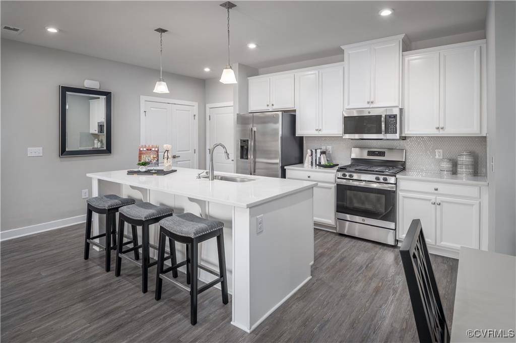 Moseley, VA 23120,15800 Hallowell RDG #204
