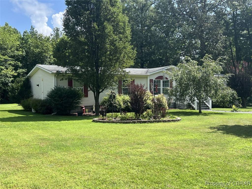 102 Mechams Cove RD, Topping, VA 23169