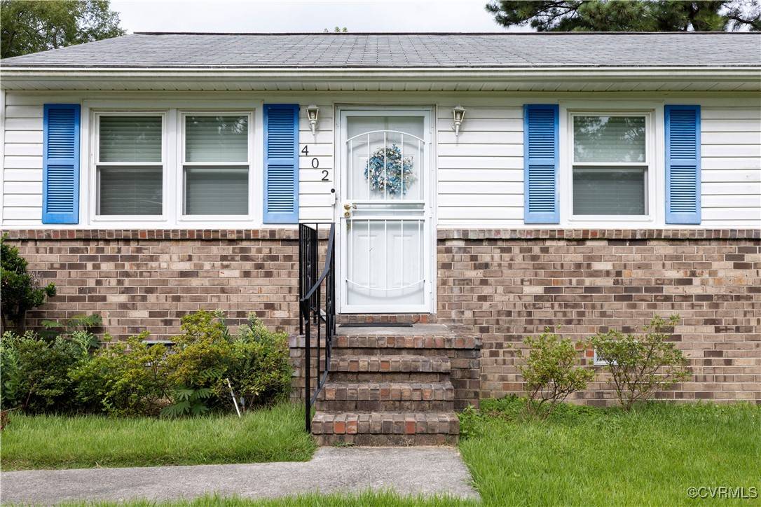 Hopewell, VA 23860,402 Pin Oak DR