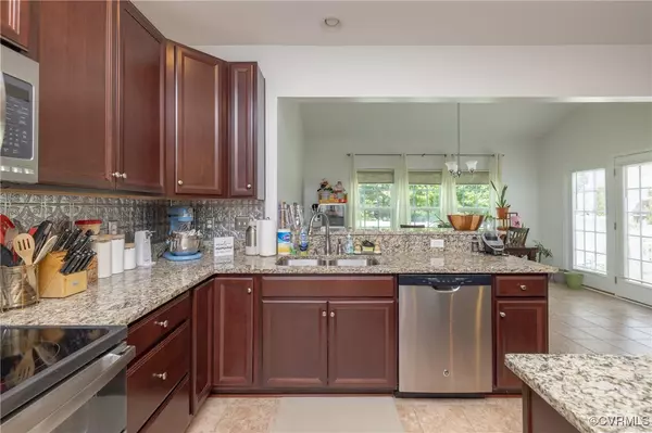 North Chesterfield, VA 23237,8724 Branchs Woods LN