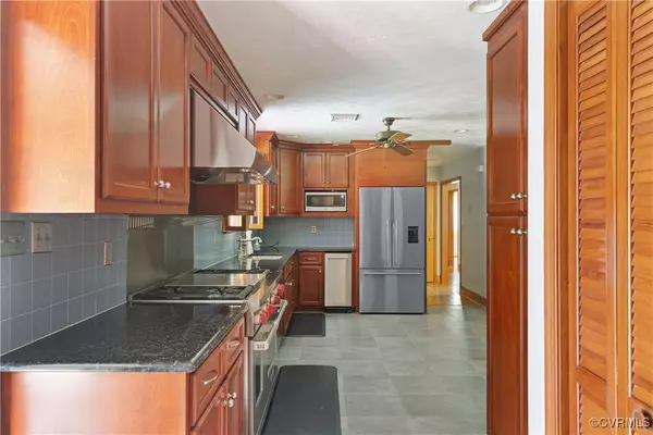 Henrico, VA 23231,8305 Chesley RD