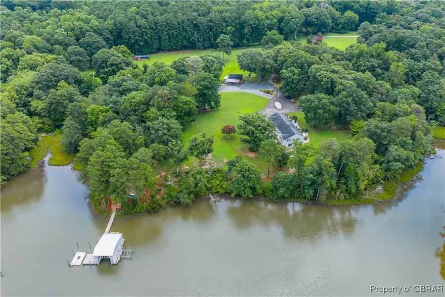 645 Blue Barn Rd, Wake, VA 23176