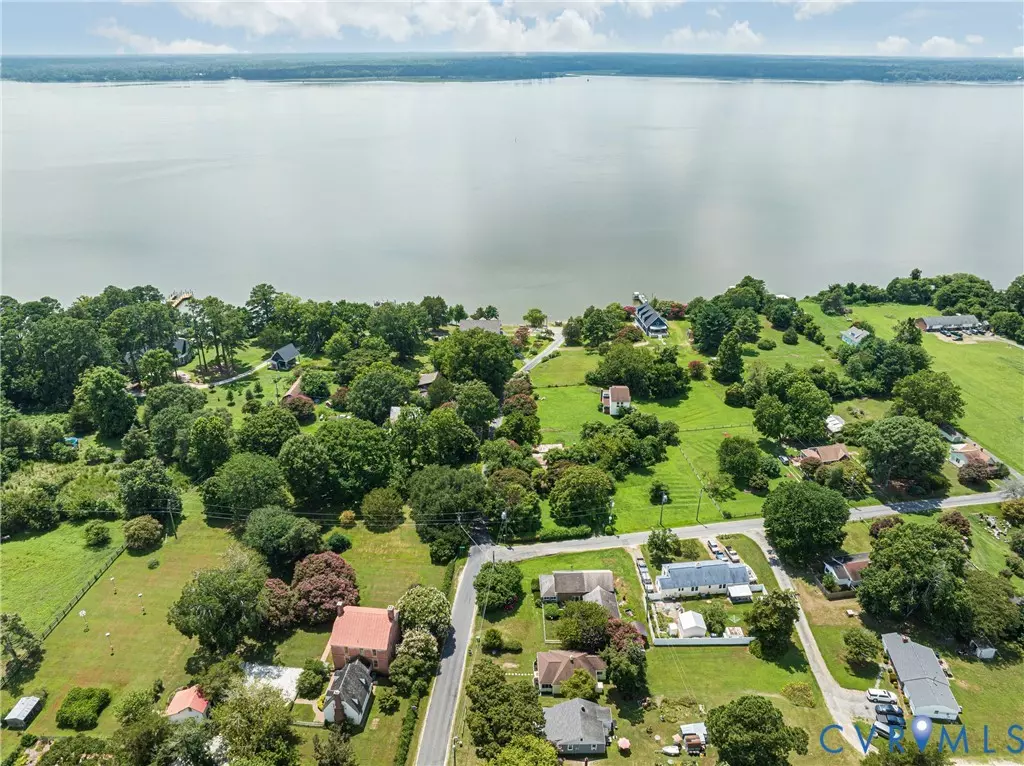 Gloucester, VA 23061,3199 Cappahosic RD